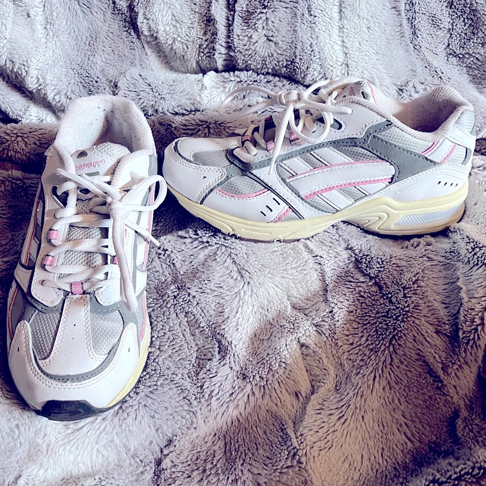 Pro Spirit gym shoes gently worn about 6 times. Size 8 1/2 White w/ pink & grey